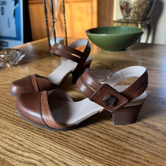 clarks valarie rally